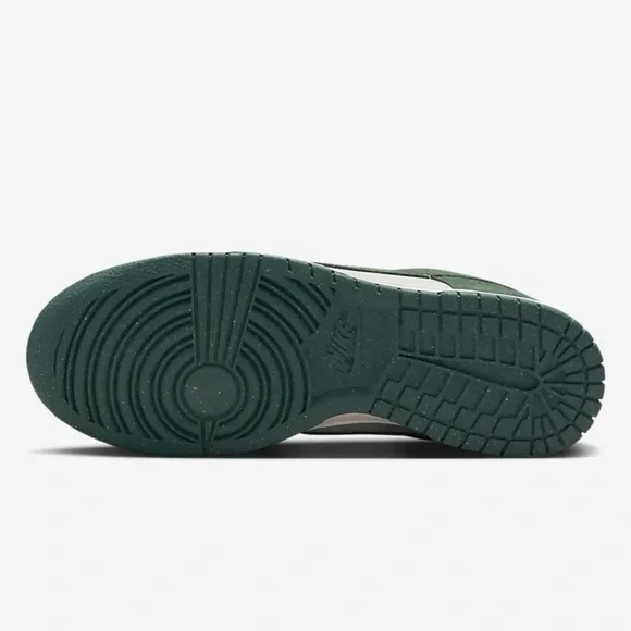NWT Women’s Nike Dunk Low Green and White Sneakers - Picture 5 of 14